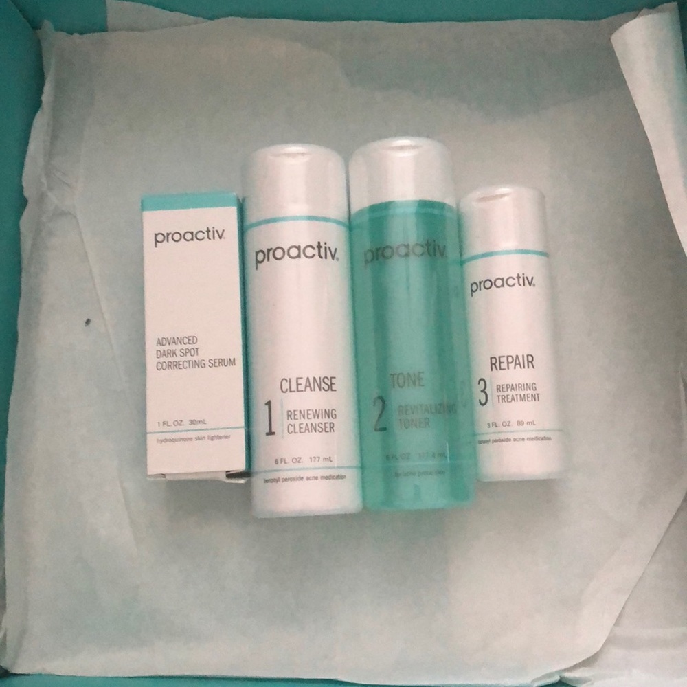 Proactiv Set Plus Dark Spot Corrector